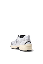 530 Low Top Sneakers