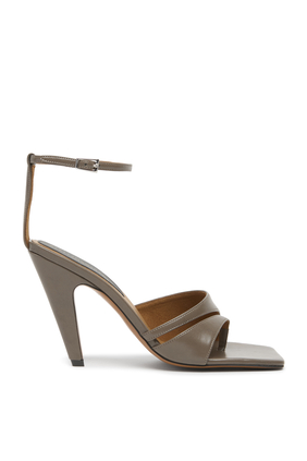 Stella Spur Heeled Pumps