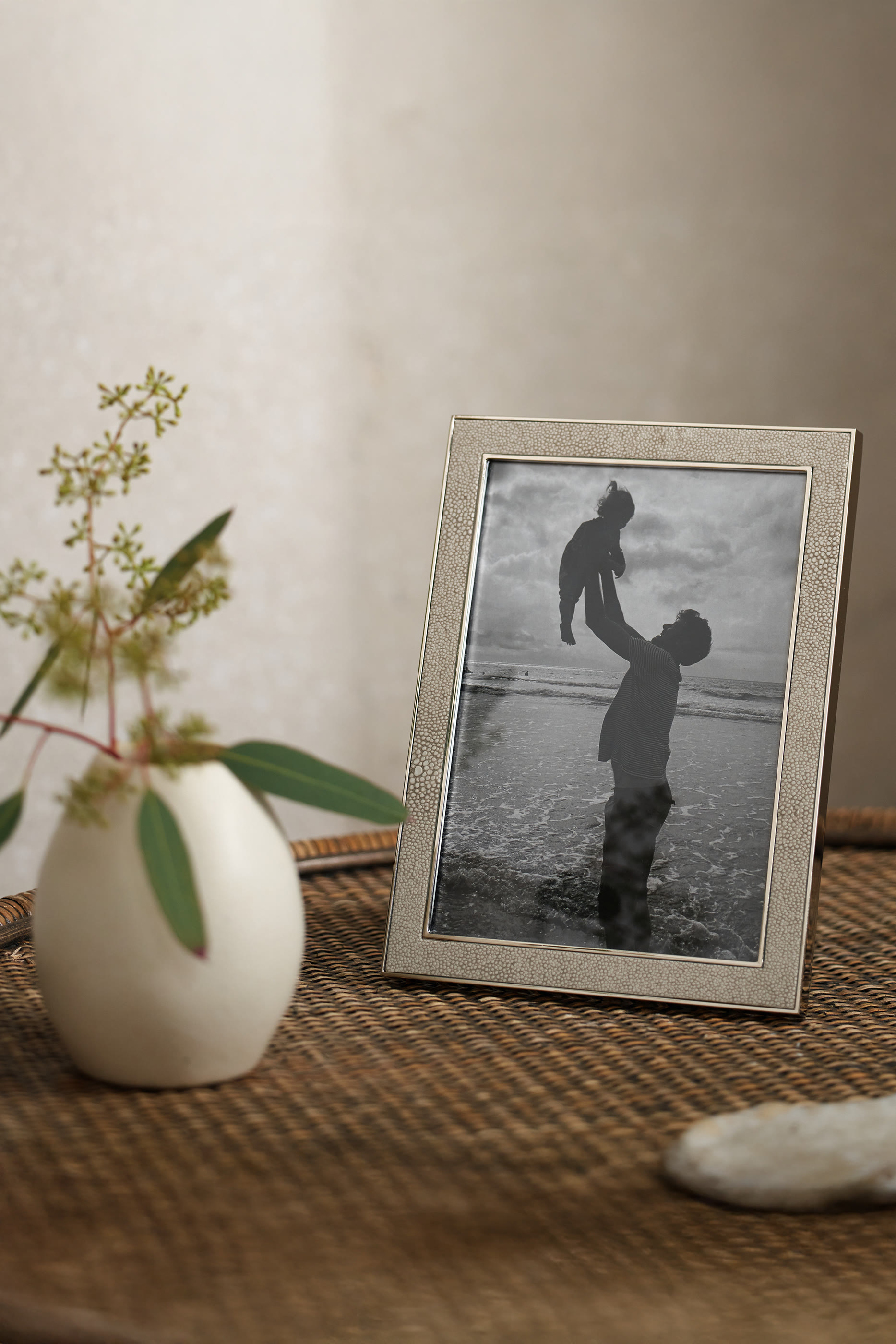 Classic Textured Frame &ndash; 5x7