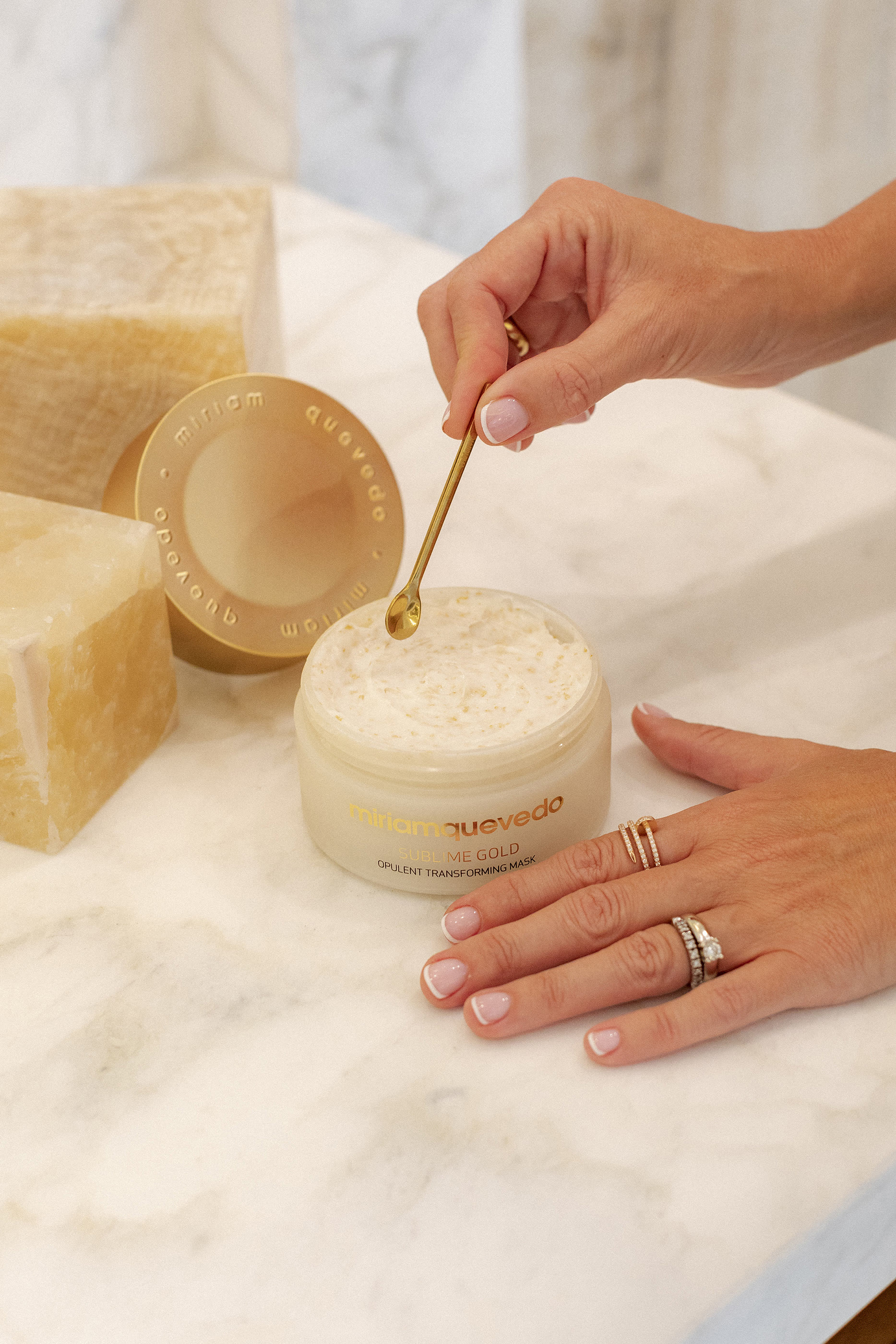 Sublime Gold Opulent Transforming Mask