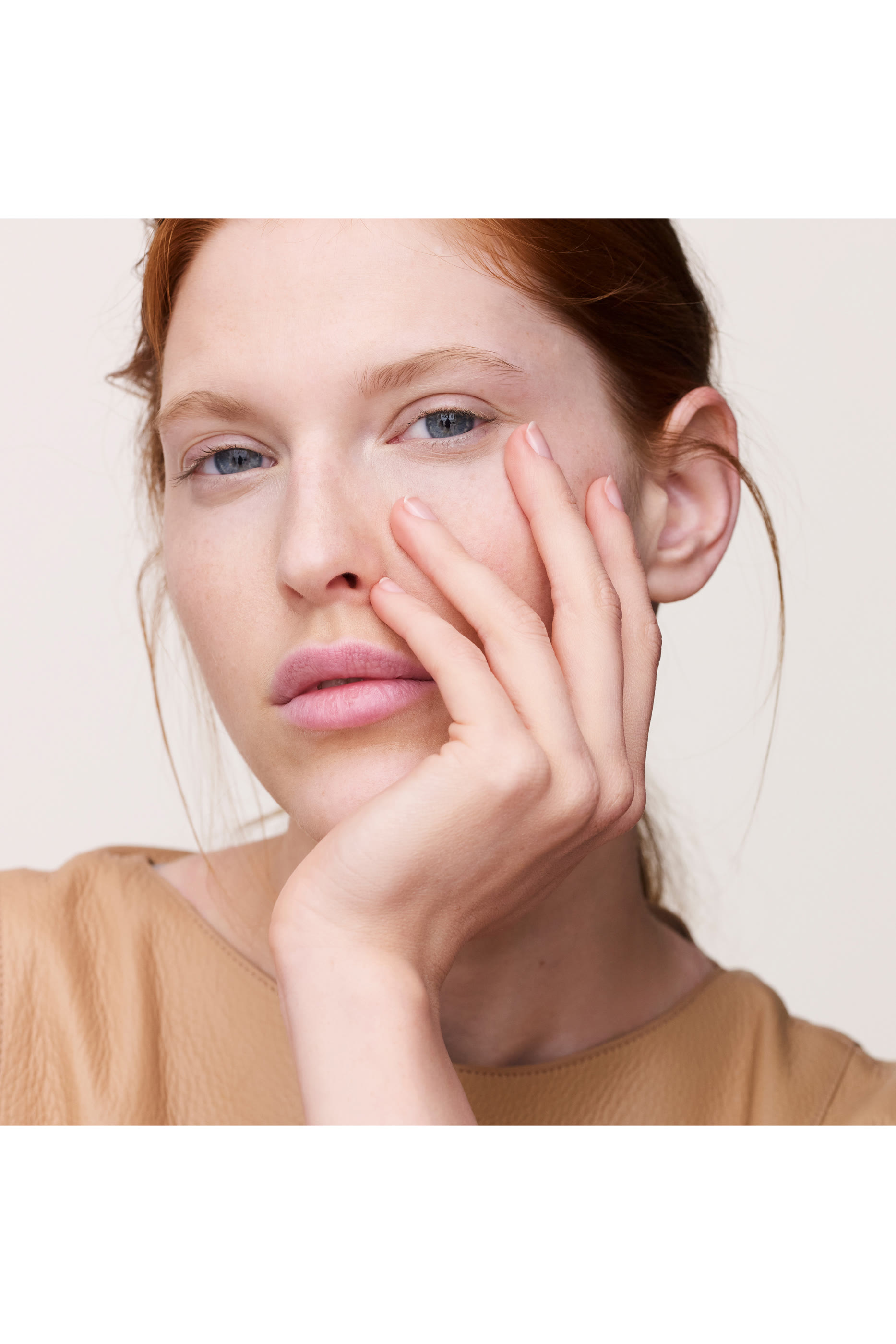 Les Mains Herm&egrave;s, enamel base coat