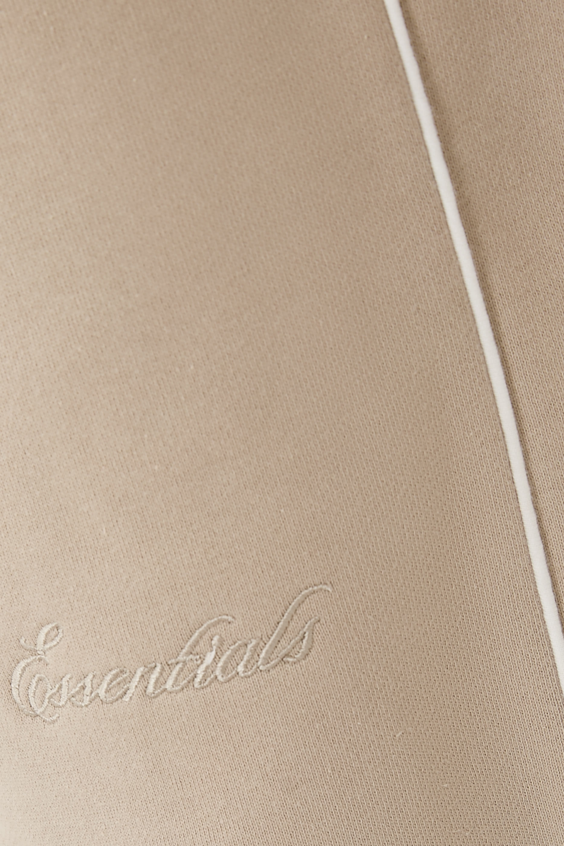 Relaxed Fleece Sweatshort with Piping