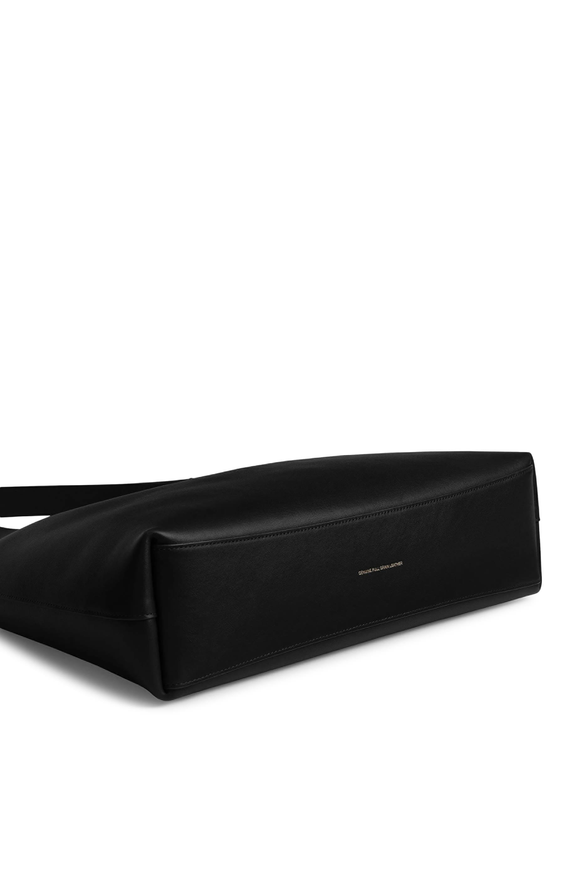 Brooklyn 34 Shoulder Bag 