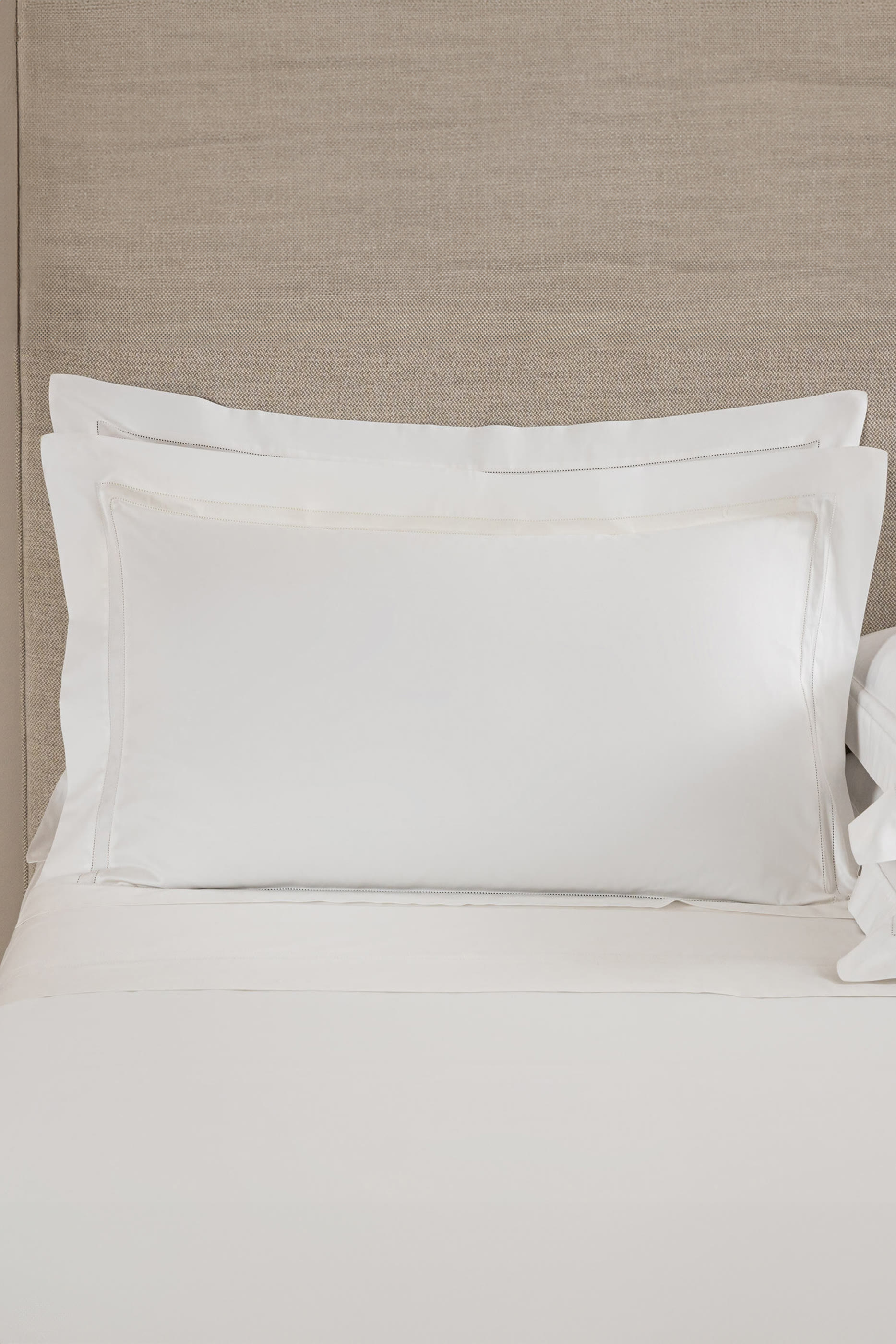 Doppio Ajour Pillow Sham