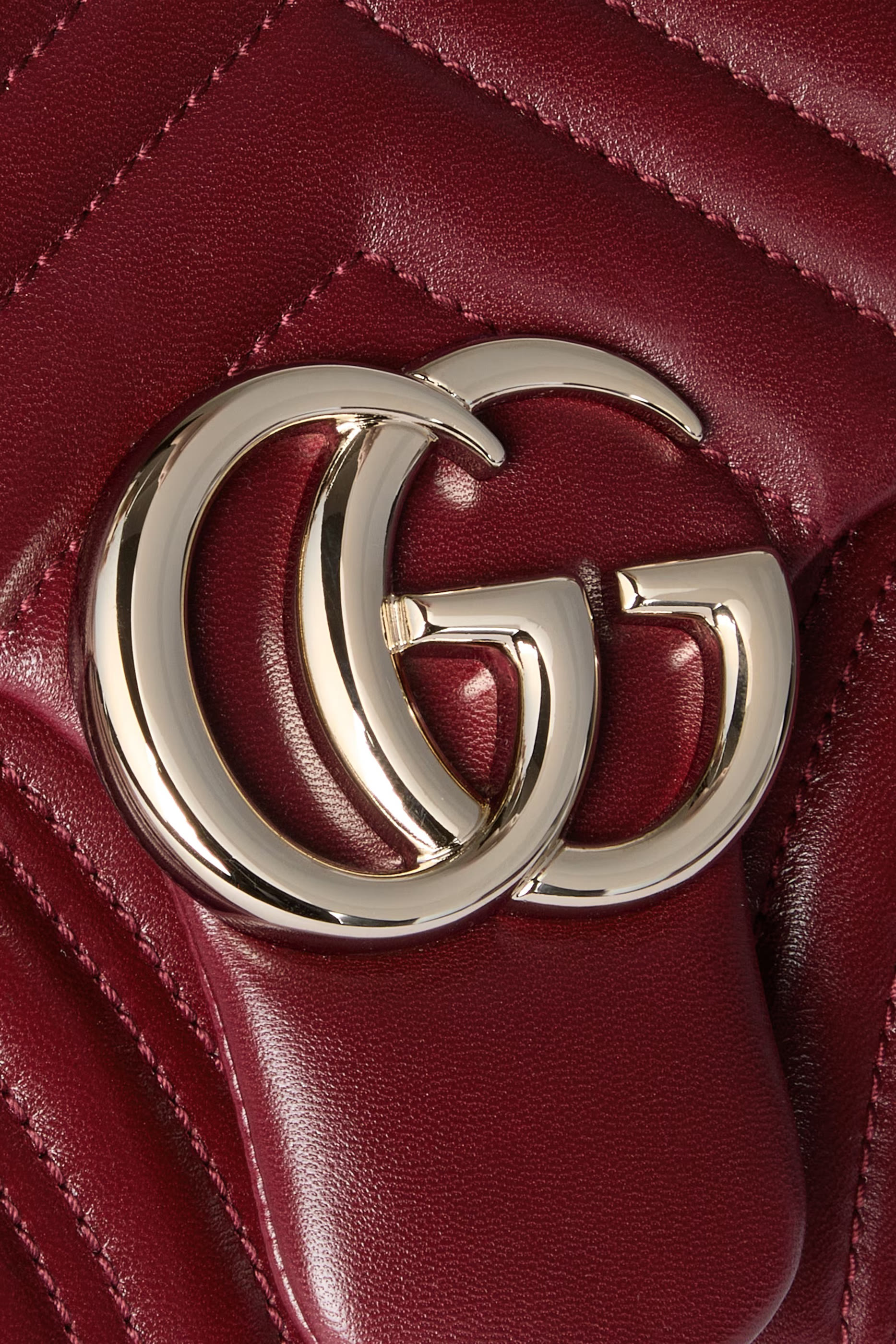 GG Marmont Medium Shoulder Bag