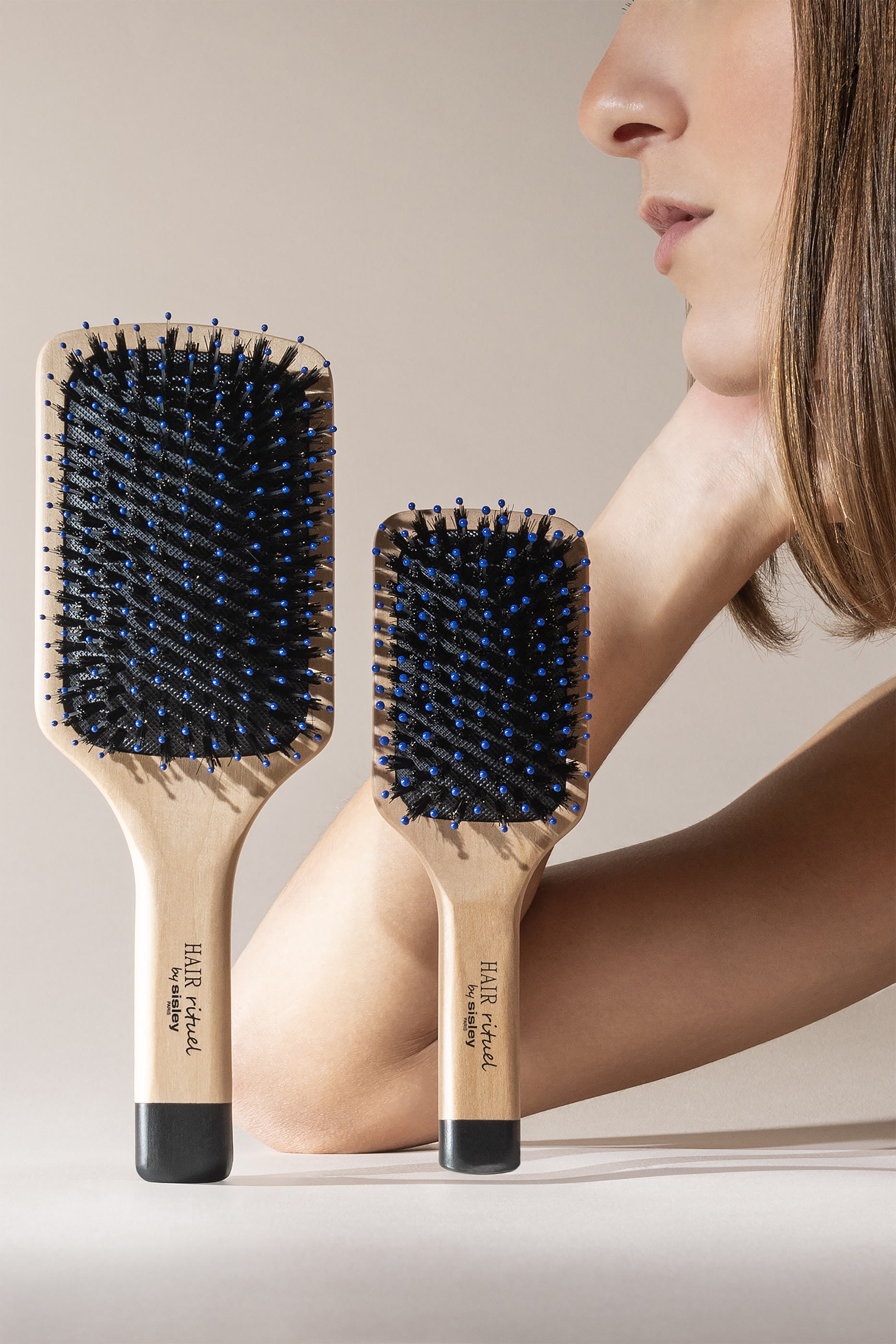 The Shine & Softness Pocket Brush