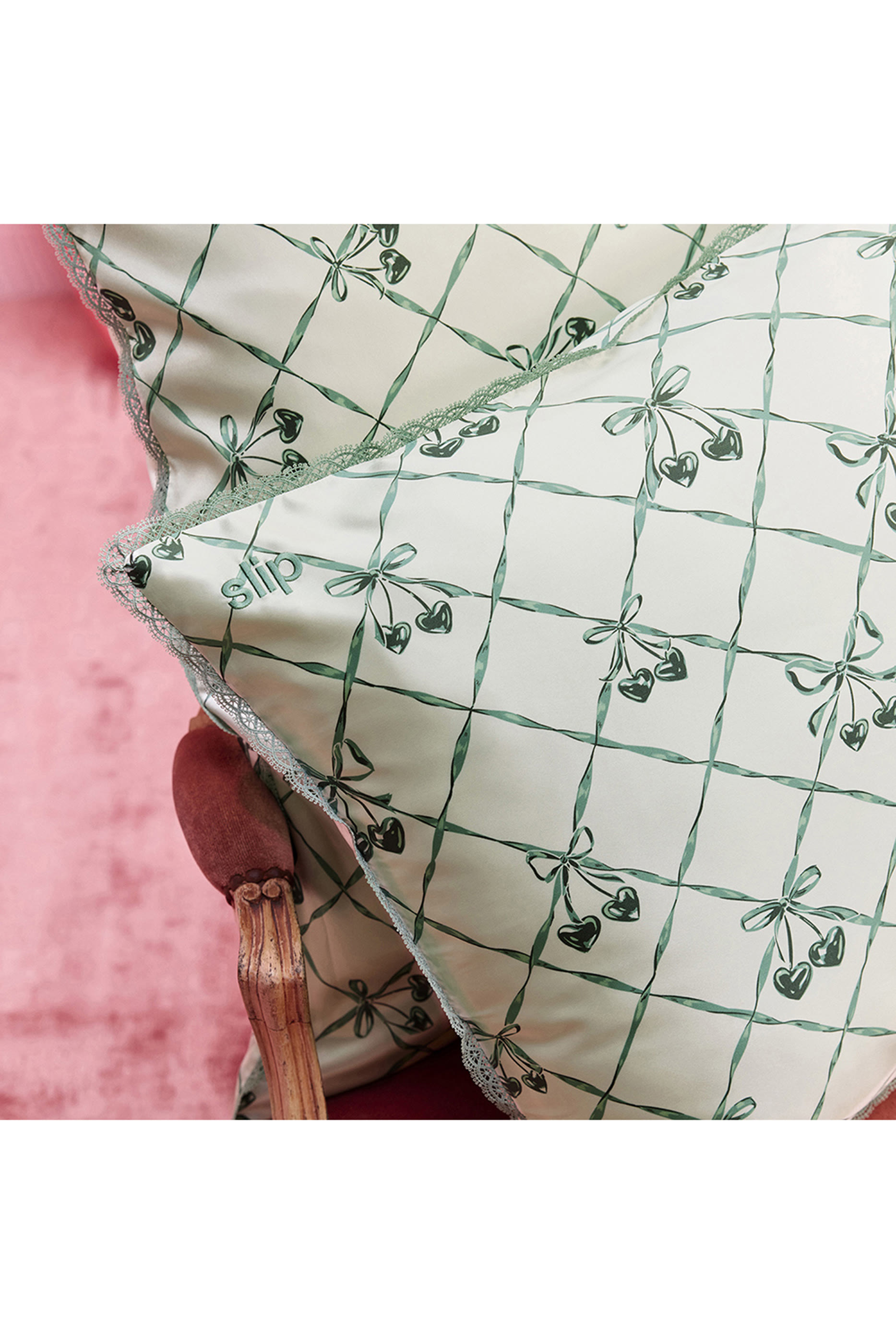 Wintergreen Silk Queen Pillowcase with Lace Trim 