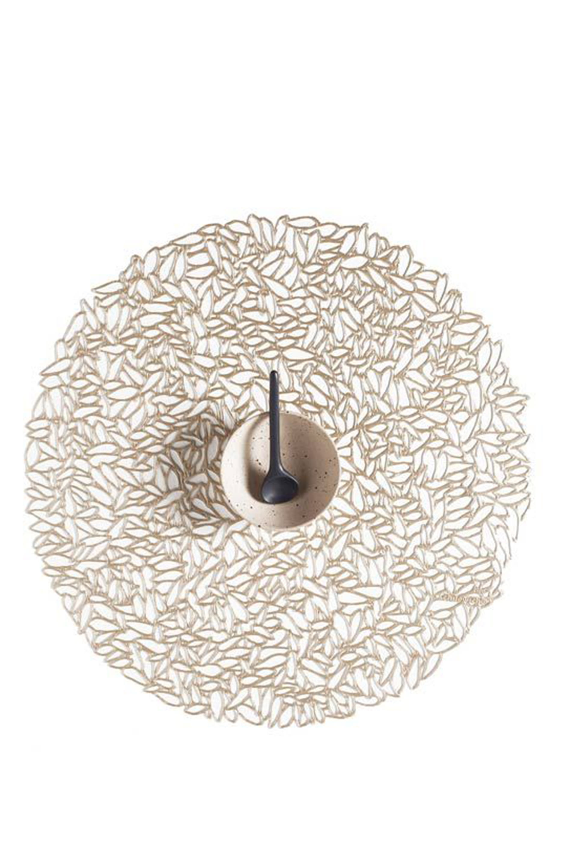 Pressed Vinyl Petal Round Placemat