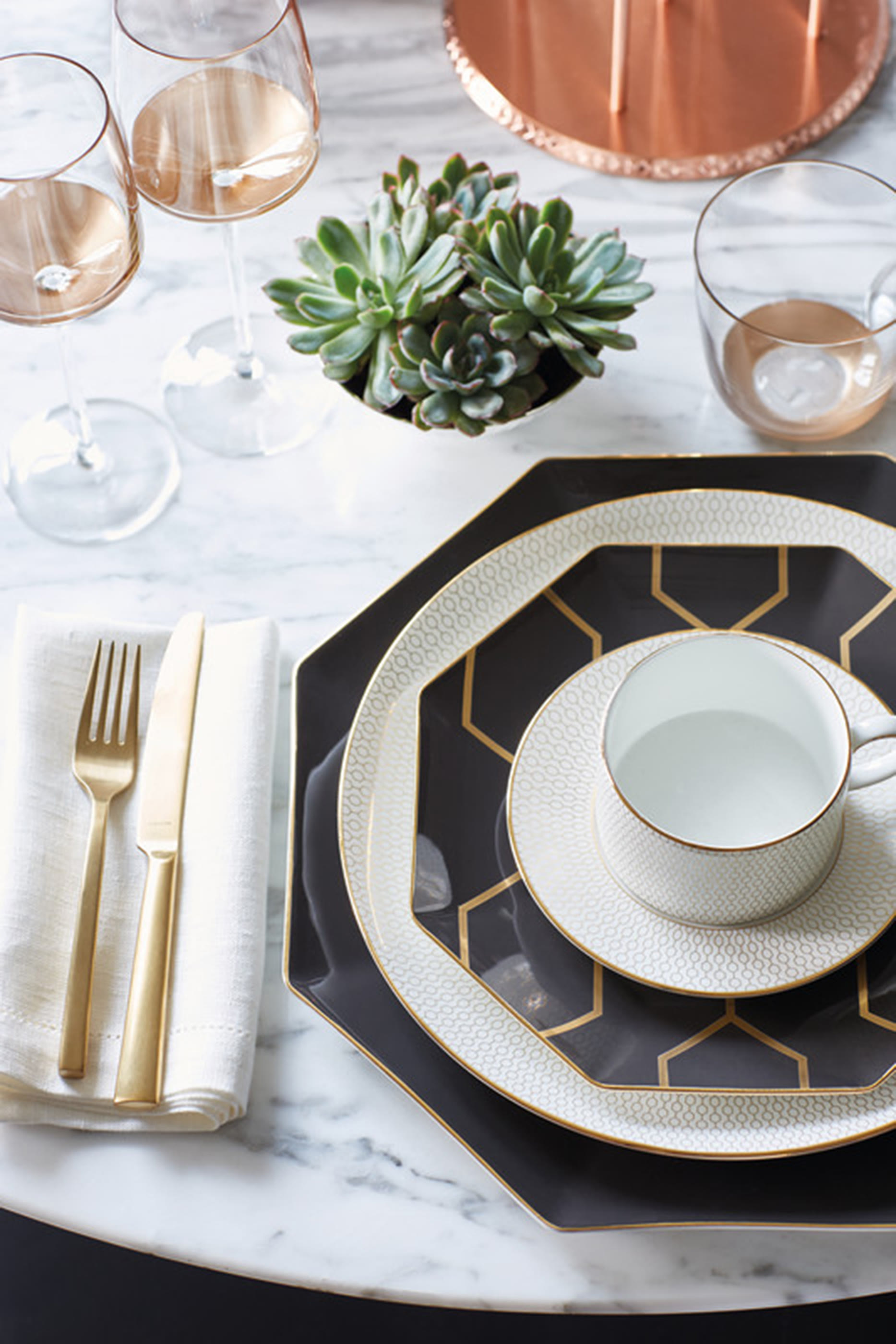 Arris Octagonal Charcoal 23 Plate