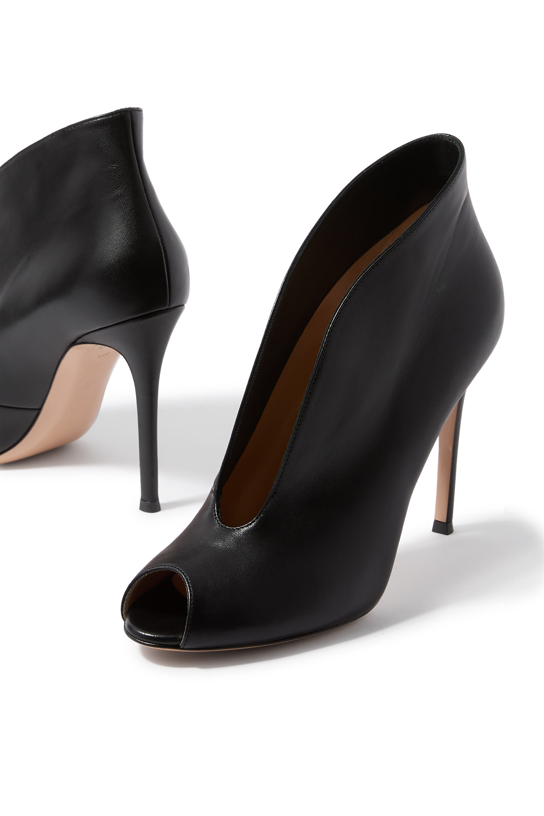  Vamp Leather 105 Booties