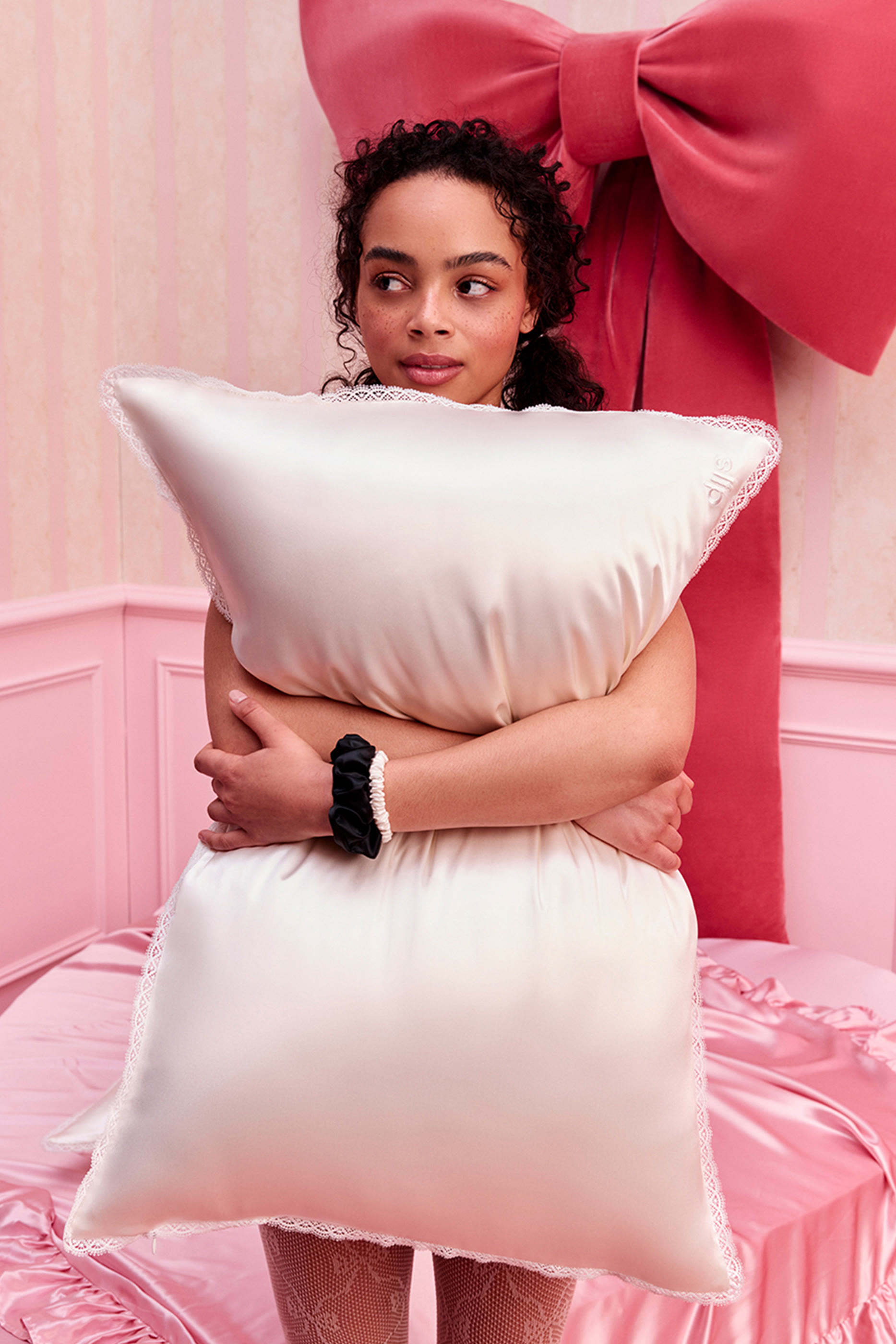 Charm Silk Queen Gift Set 