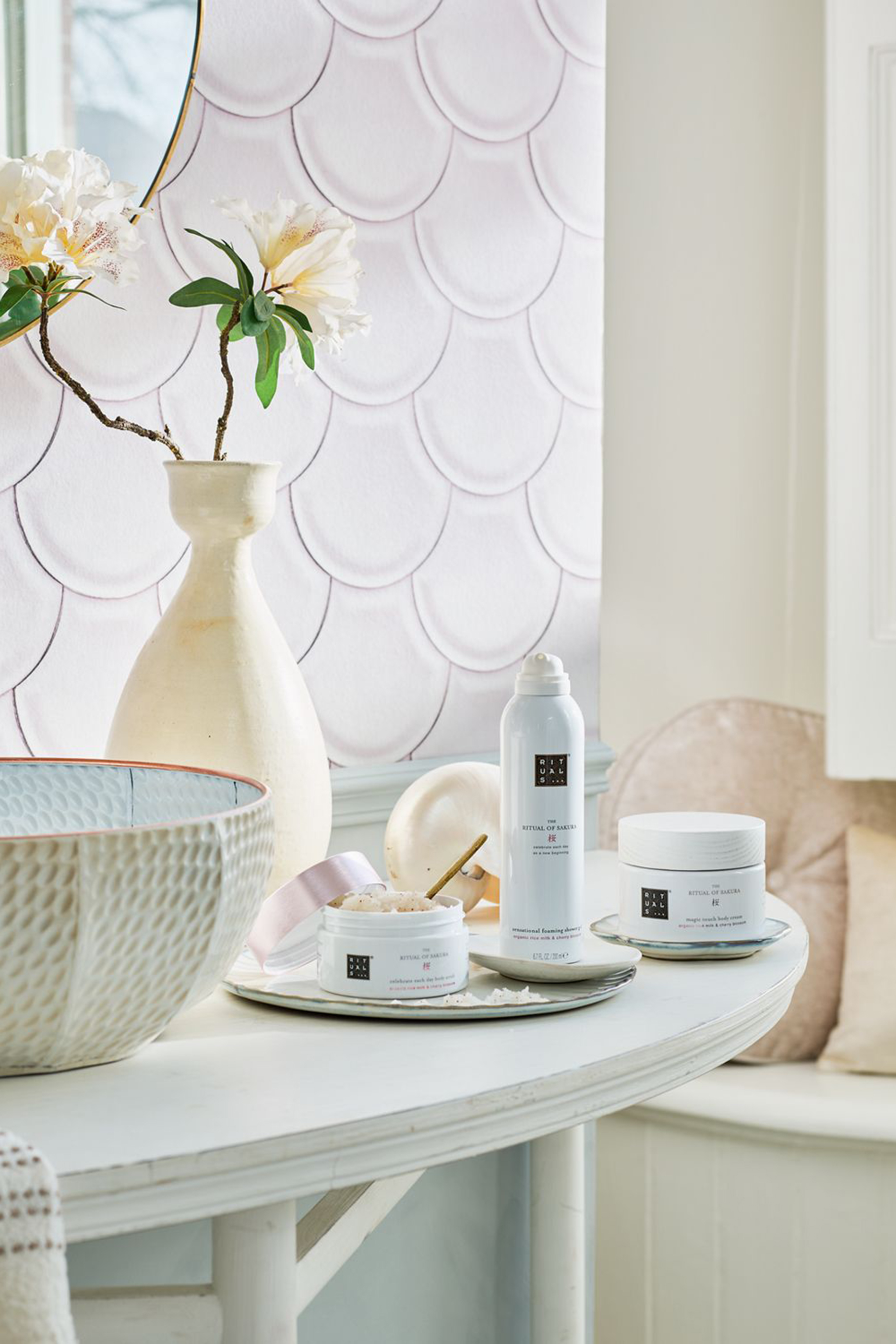 The Ritual of Sakura Body Scrub, 250g