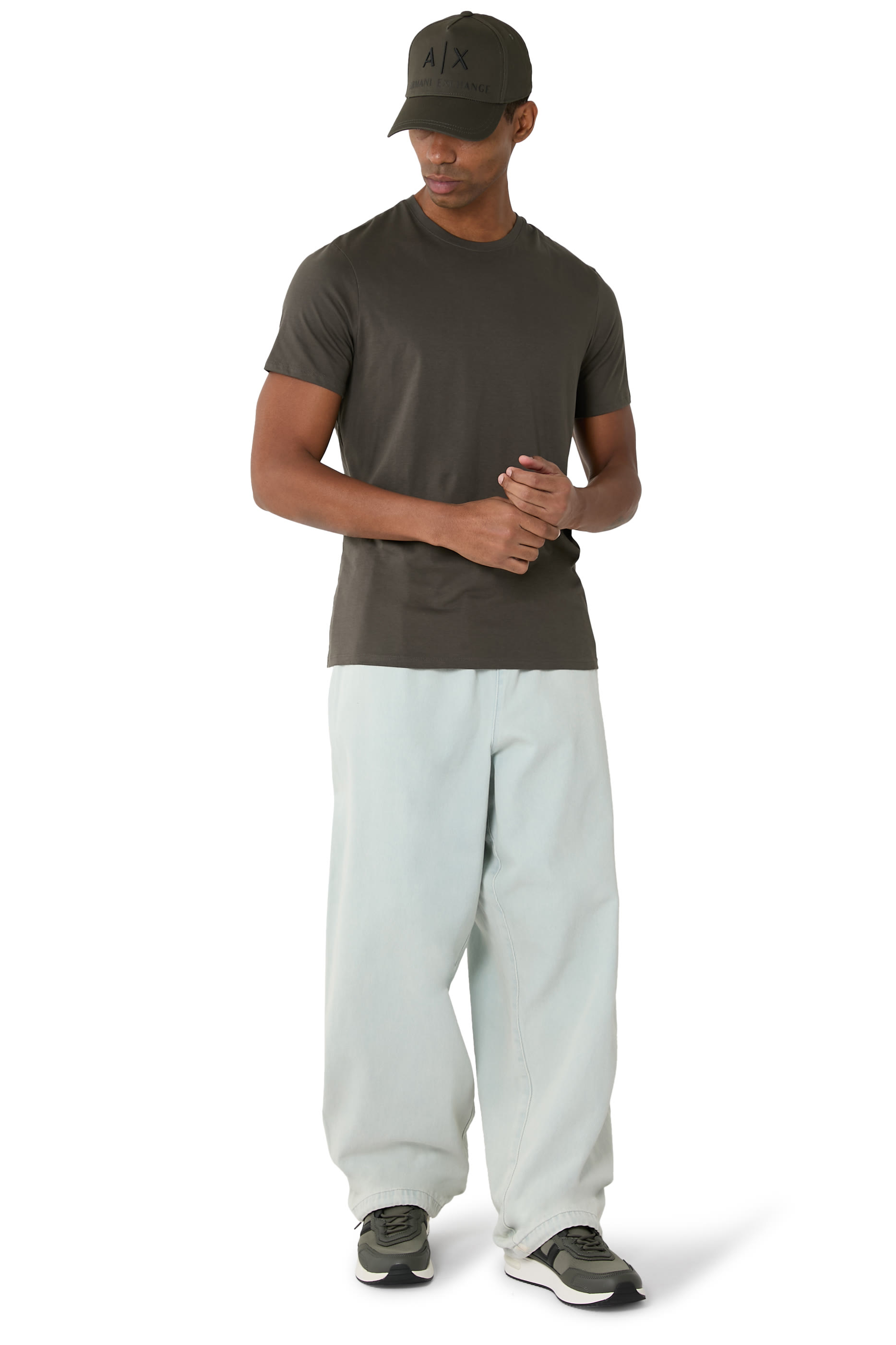 Low Top Sneakers With Contrasting Details