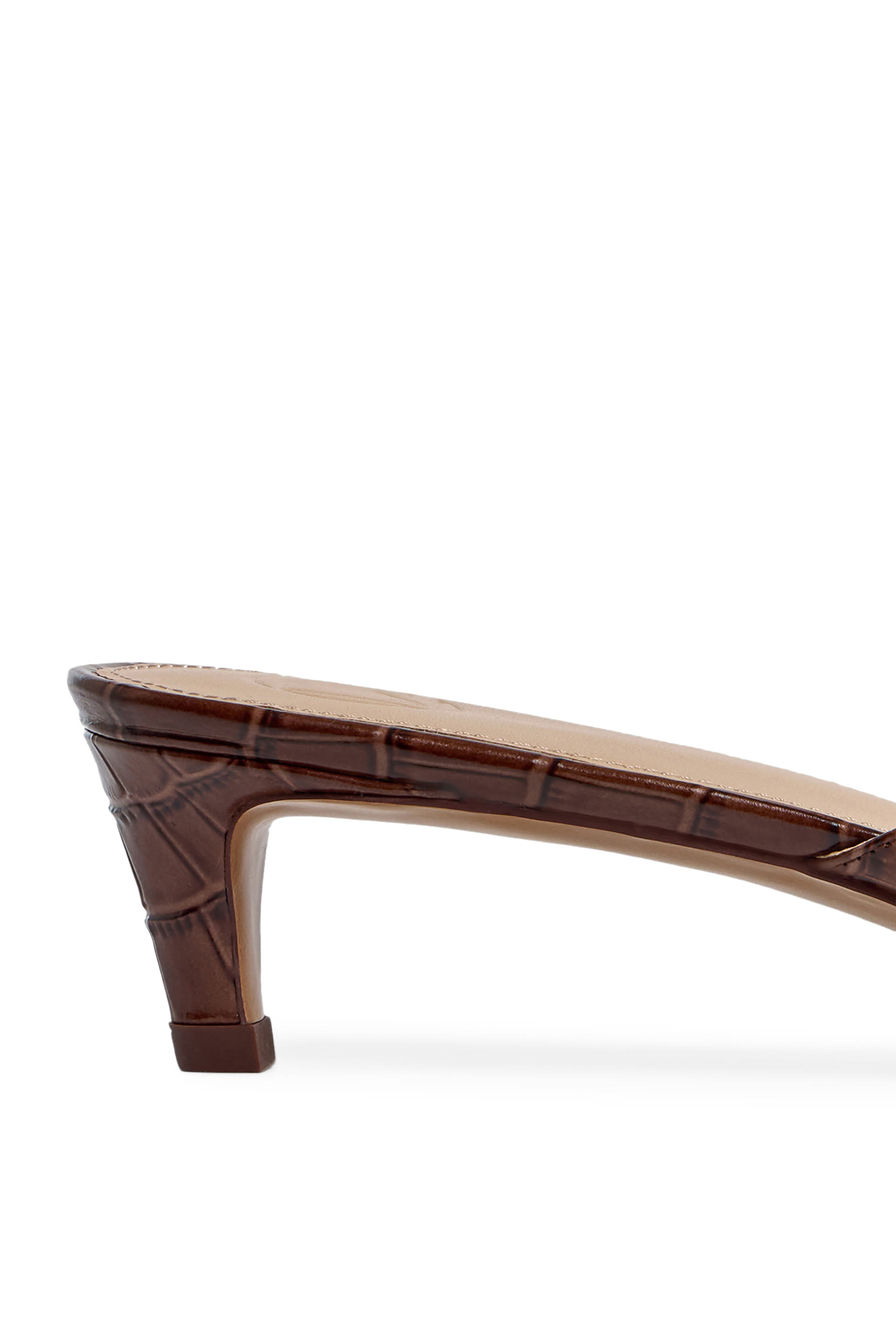 Pointed-Toe 40 Leather Mules