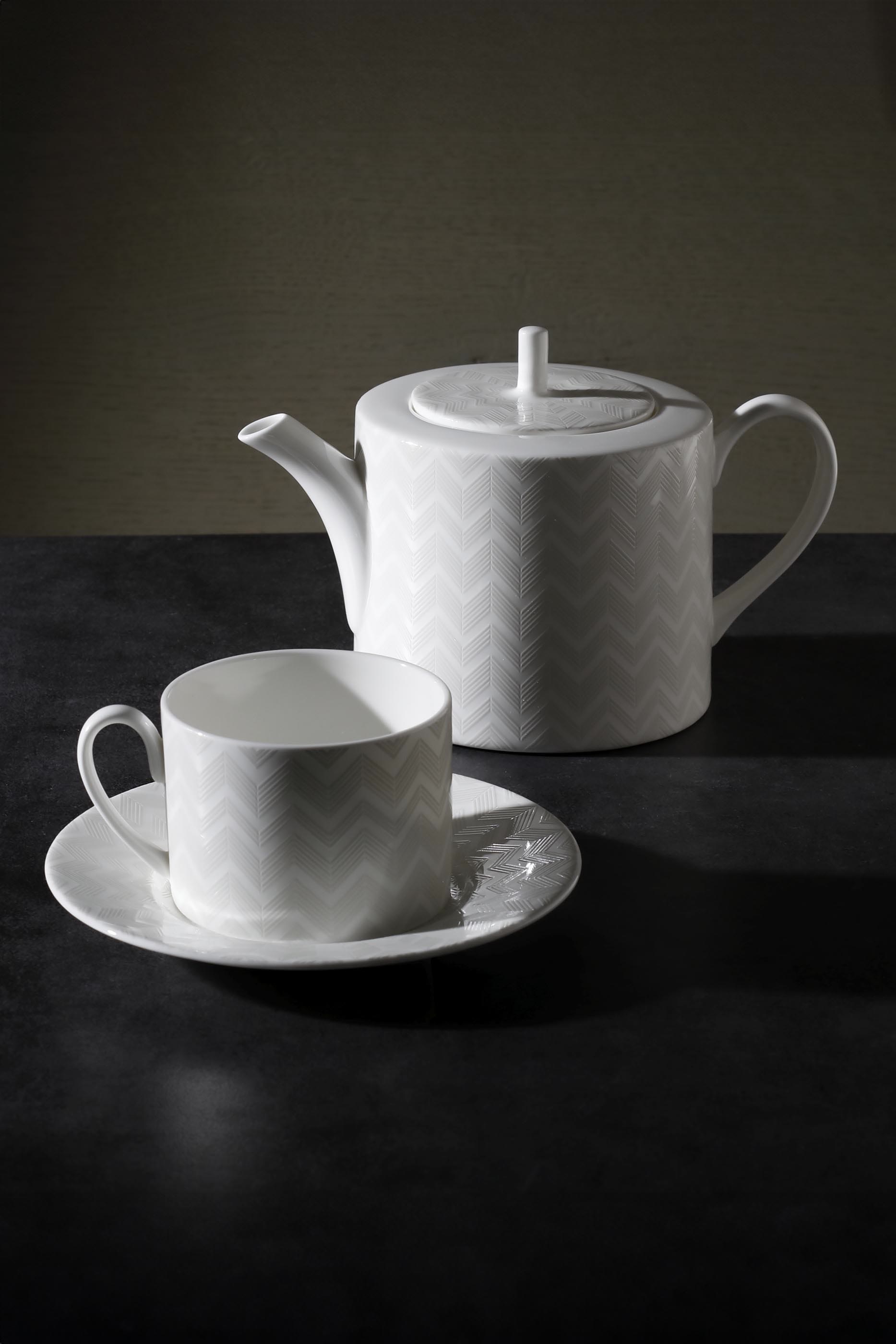 Zig-Zag Teapot With Lid