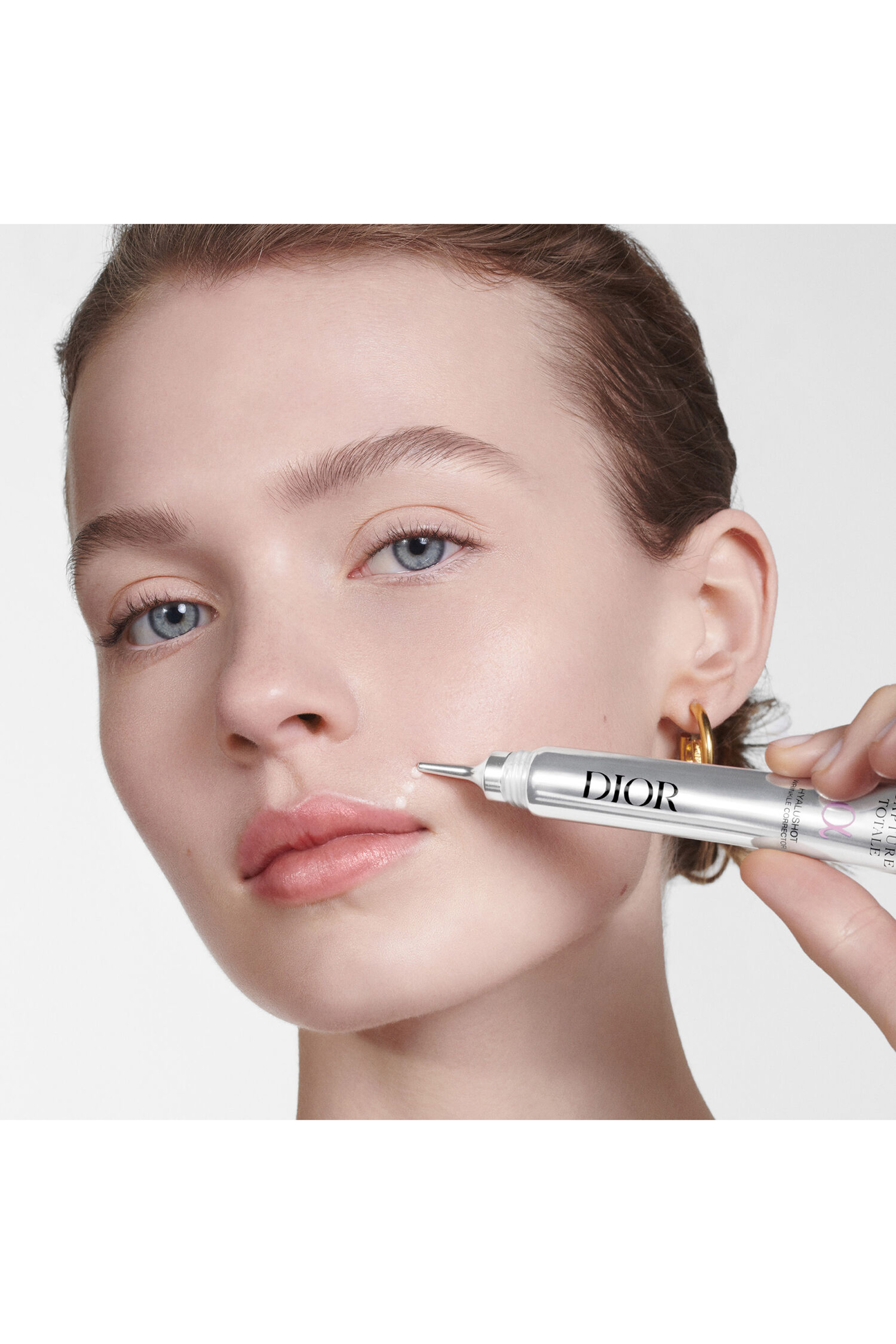 Capture Totale Hyalushot Wrinkle Corrector