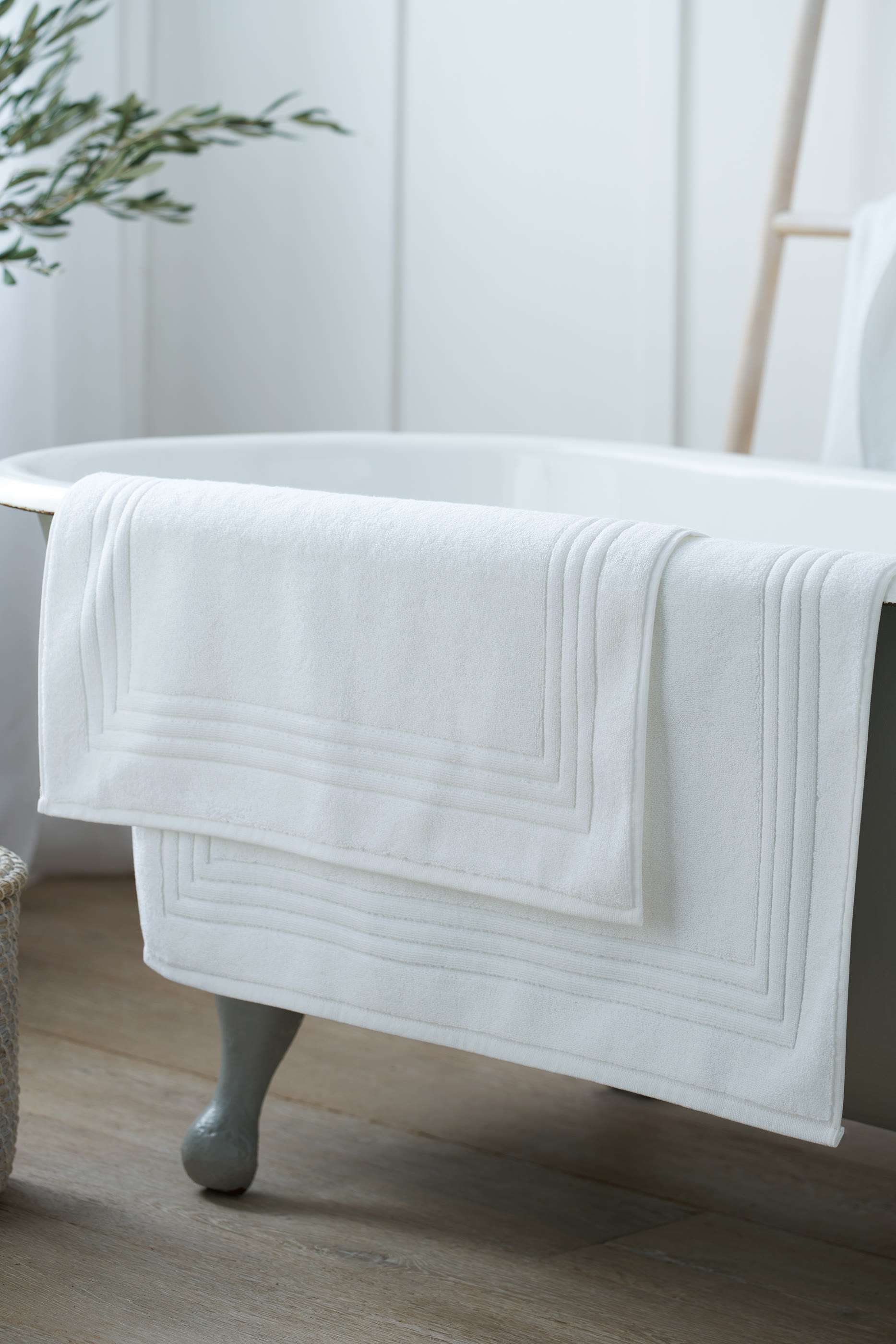 Egyptian Cotton Feather Bath Mat