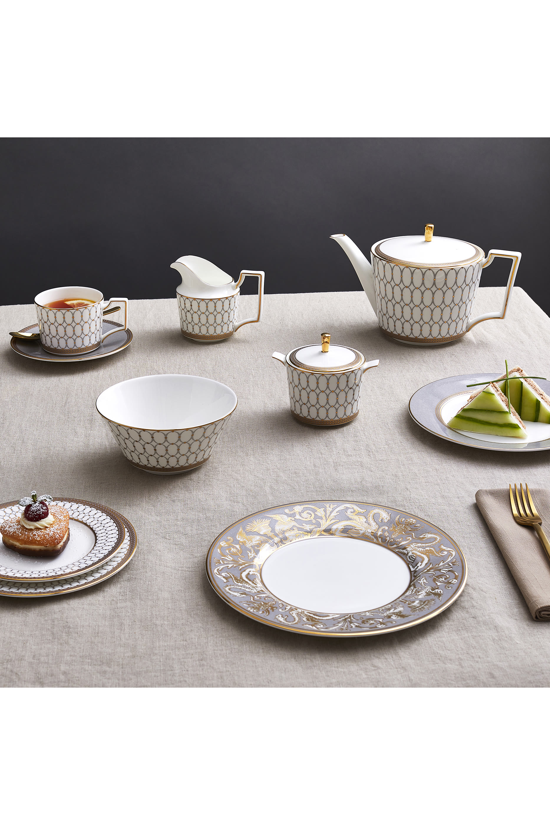 Renaissance Grey Accent Plate